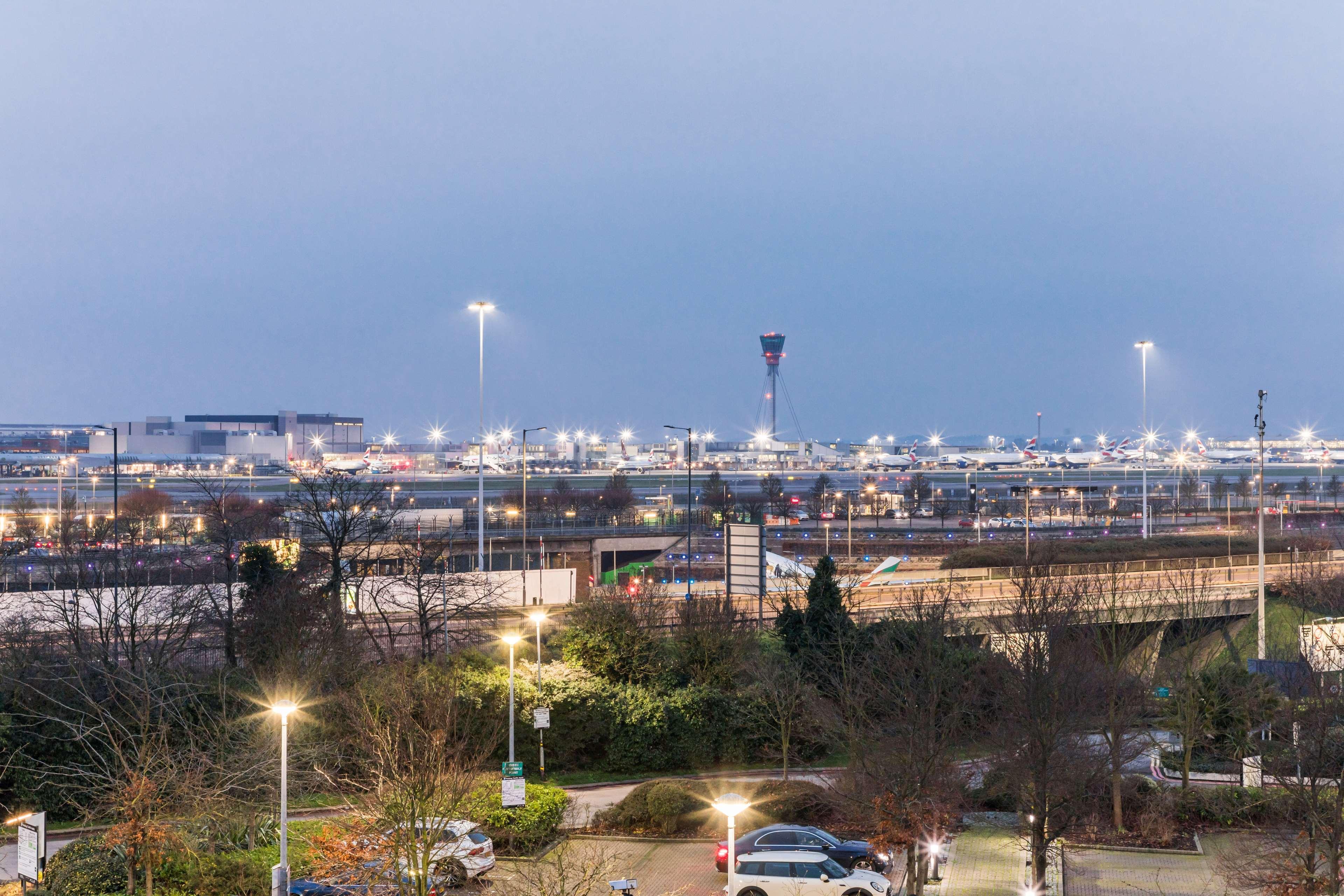 哈姆斯沃思 Radisson Red London Heathrow酒店 外观 照片 London Heathrow Airport