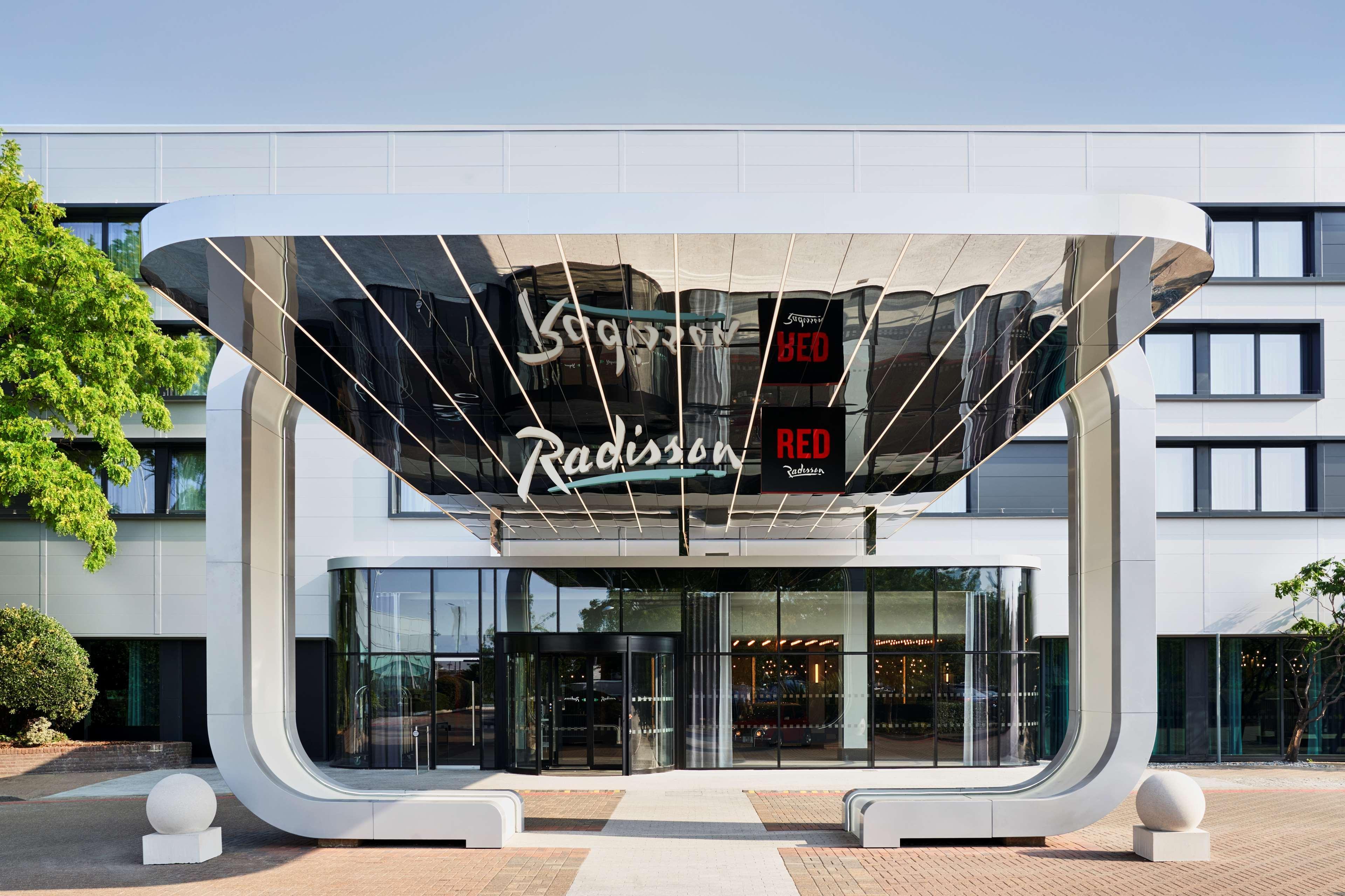 哈姆斯沃思 Radisson Red London Heathrow酒店 外观 照片 Radisson Blu