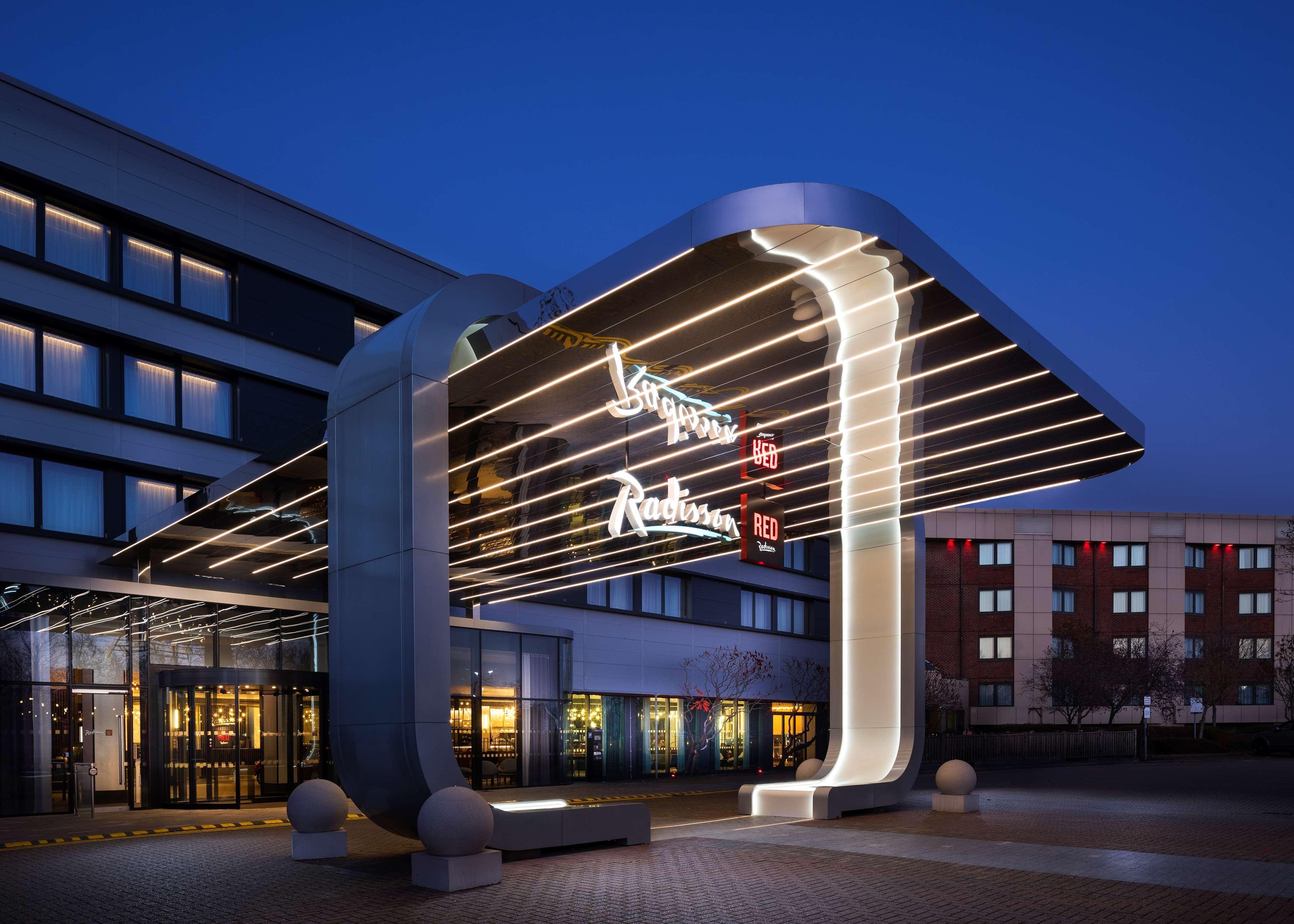 哈姆斯沃思 Radisson Red London Heathrow酒店 外观 照片 Radisson Blu