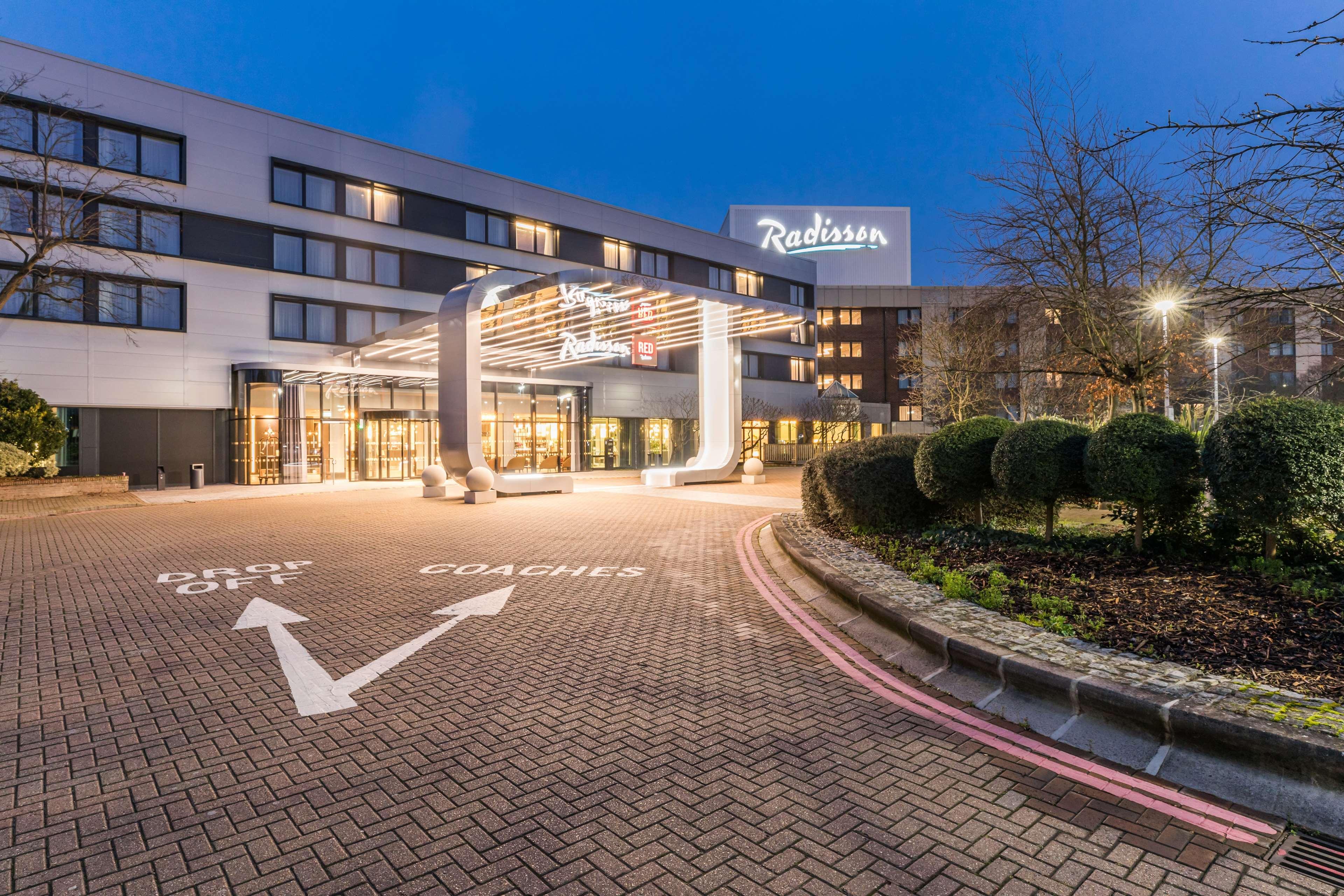 哈姆斯沃思 Radisson Red London Heathrow酒店 外观 照片 Radisson Blu London Heathrow