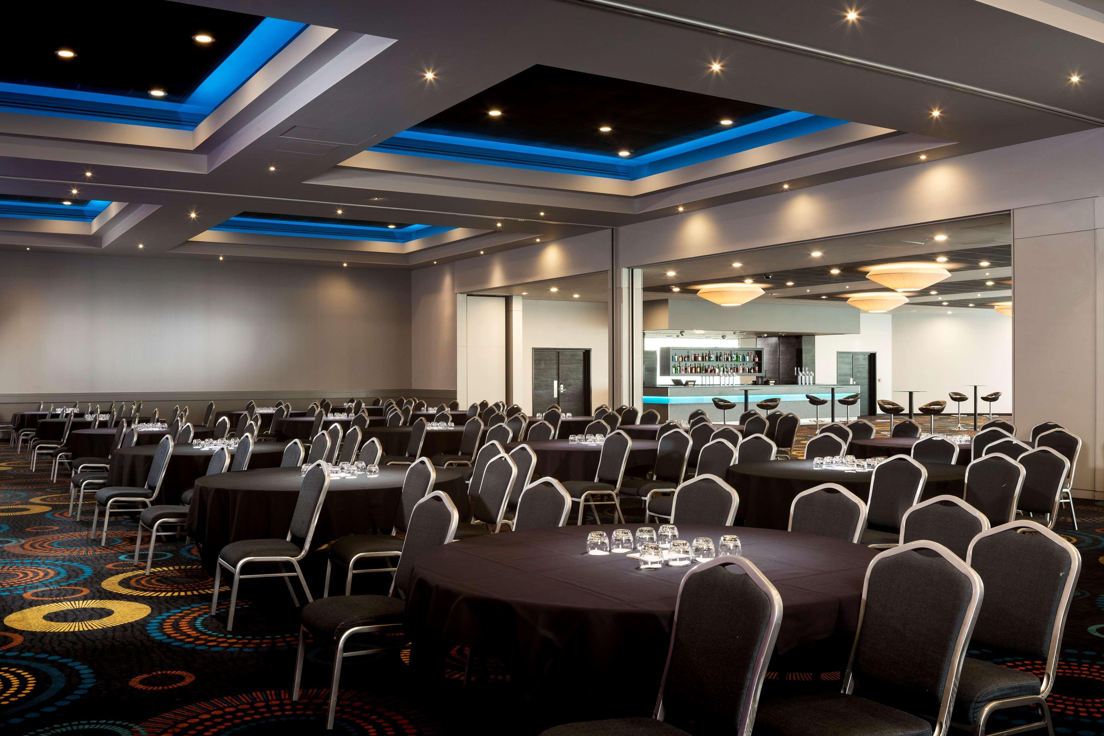 哈姆斯沃思 Radisson Red London Heathrow酒店 外观 照片 The function room of the hotel