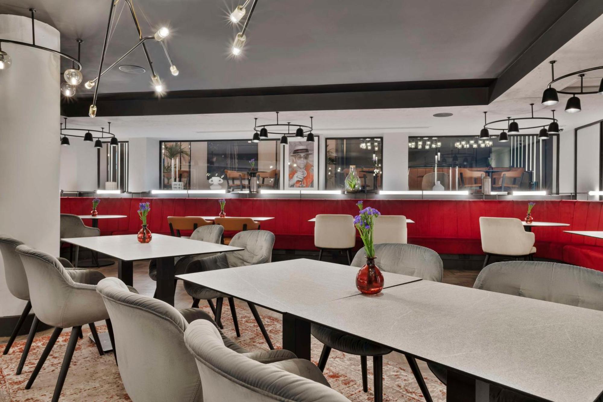 哈姆斯沃思 Radisson Red London Heathrow酒店 外观 照片 Interior of the hotel