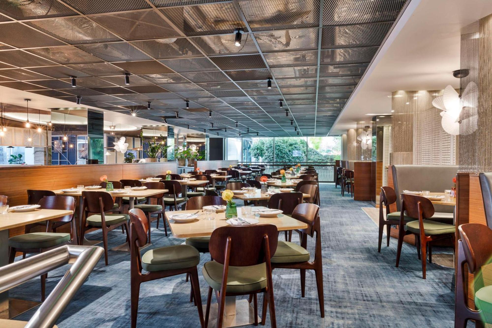 哈姆斯沃思 Radisson Red London Heathrow酒店 外观 照片 Interior of the restaurant