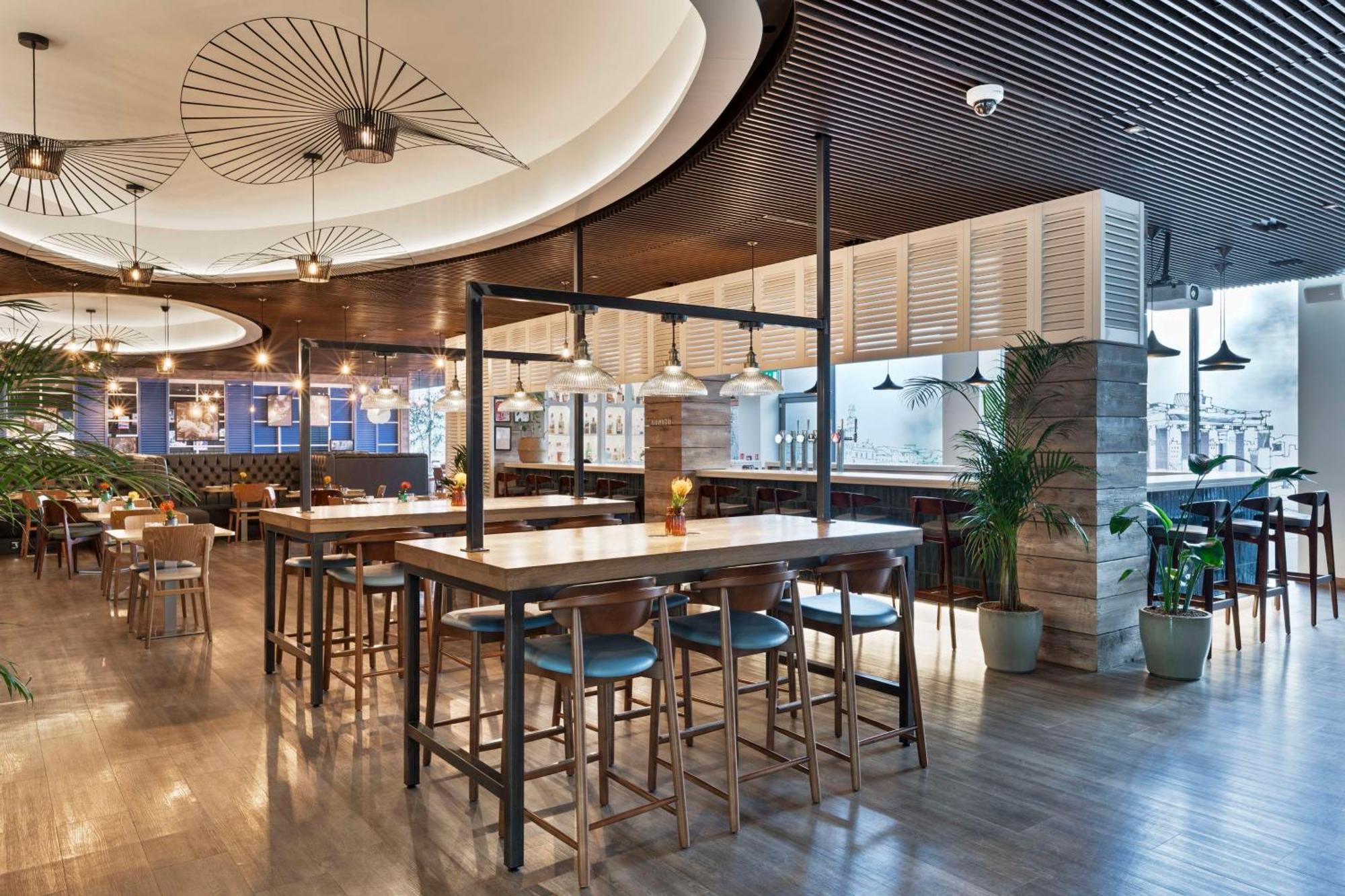 哈姆斯沃思 Radisson Red London Heathrow酒店 外观 照片 Interior of the restaurant