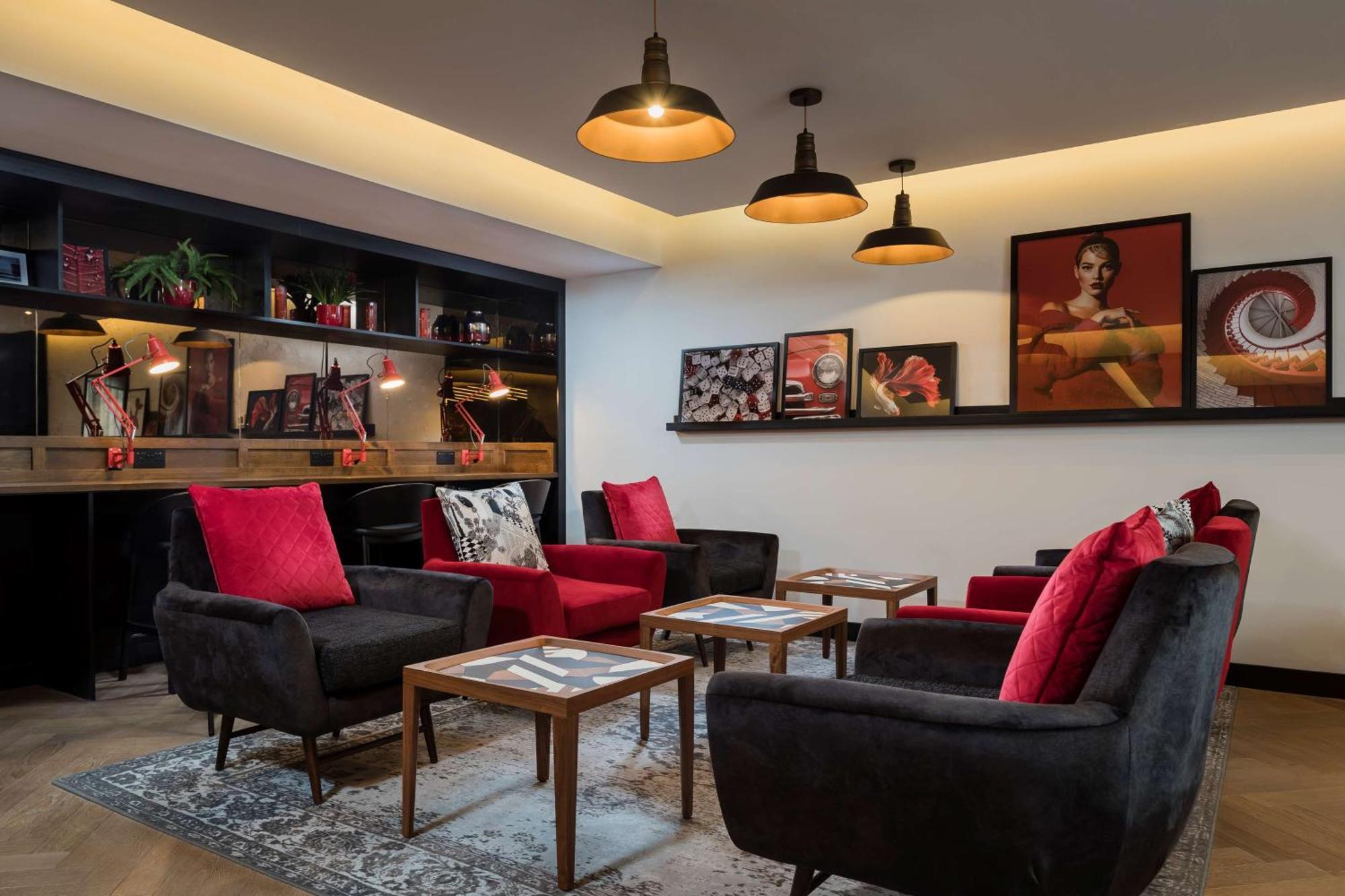 哈姆斯沃思 Radisson Red London Heathrow酒店 外观 照片 Interior of the hotel