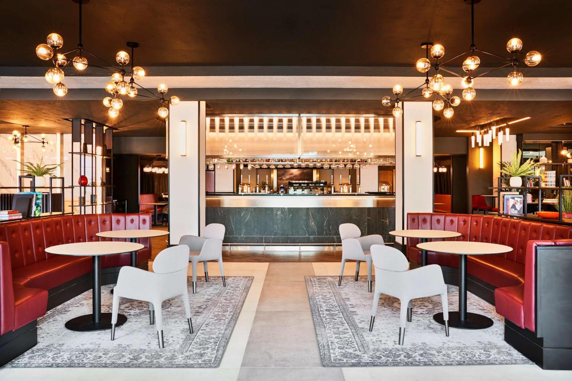 哈姆斯沃思 Radisson Red London Heathrow酒店 外观 照片 Interior of the hotel